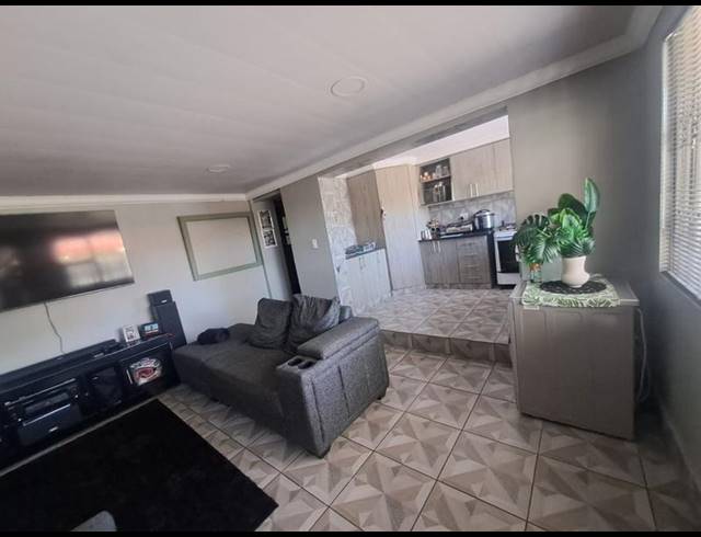 3 BEDROOM HOUSE FOR SALE IN SASOLBURG EXT 10